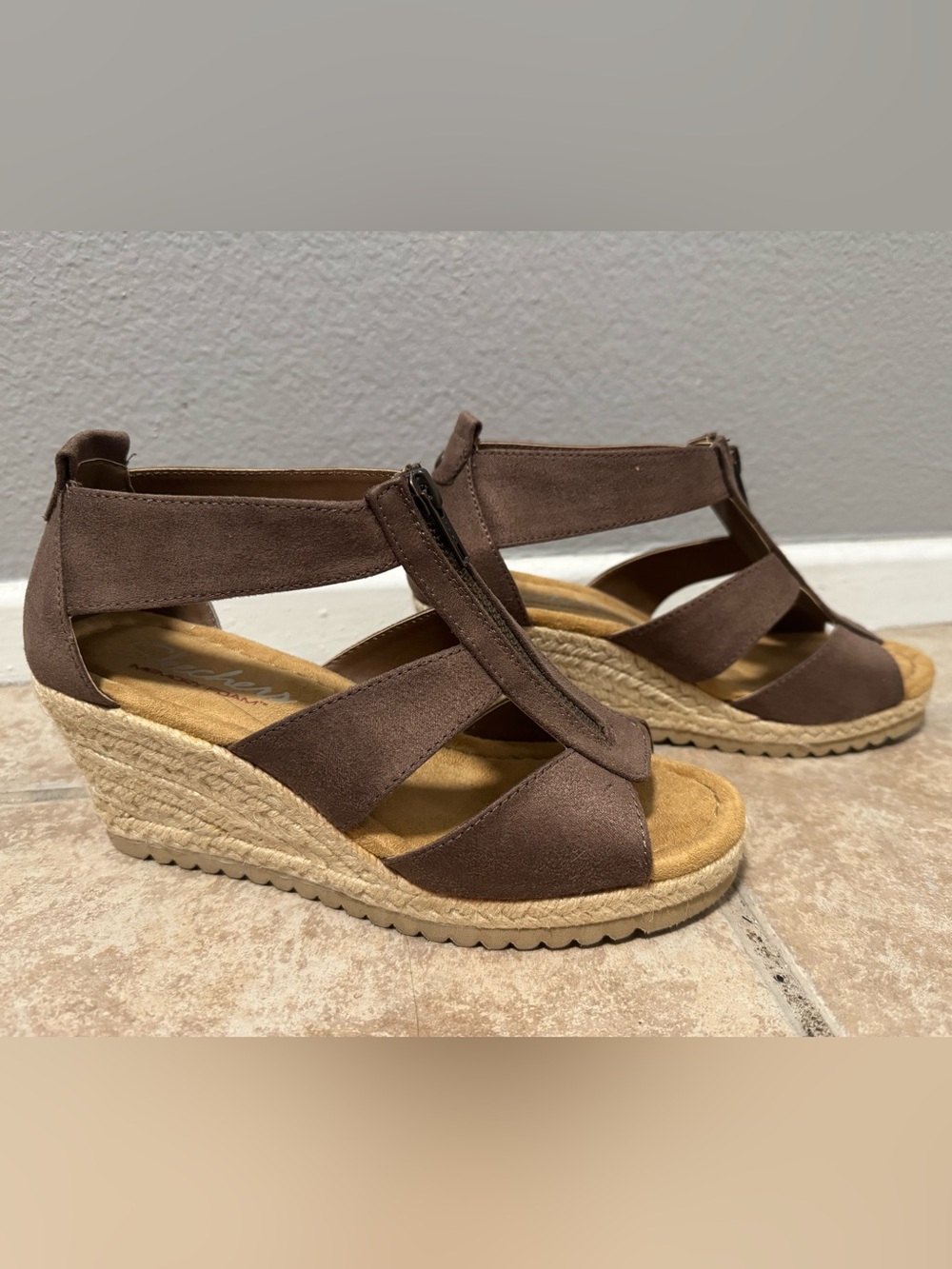 Sketchers Women's Brown Suede Wedge Sandals size 6